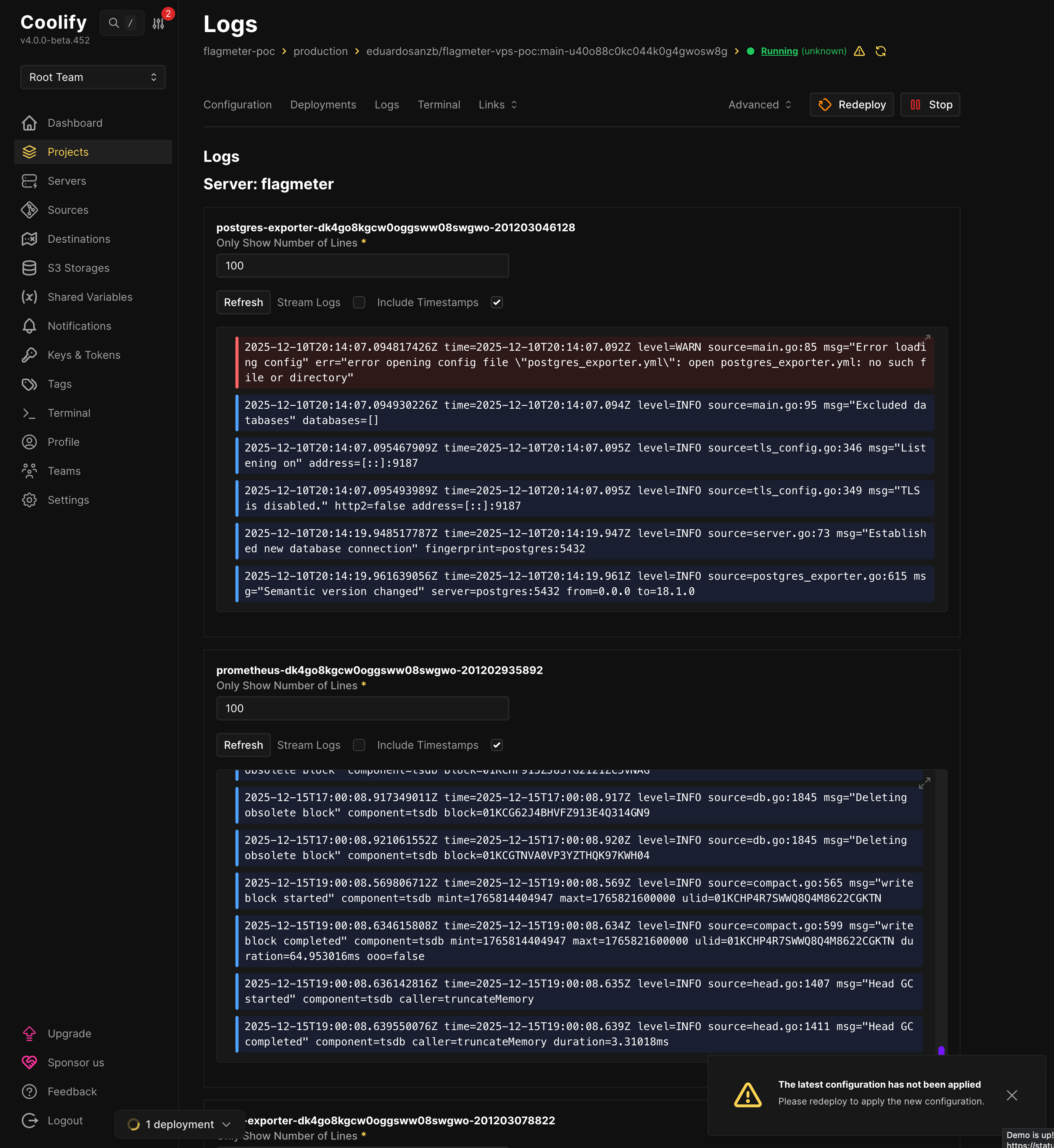 Logs agregados de todos los servicios en un solo lugar Vista de logs de Coolify que muestra los logs de postgres-exporter y prometheus